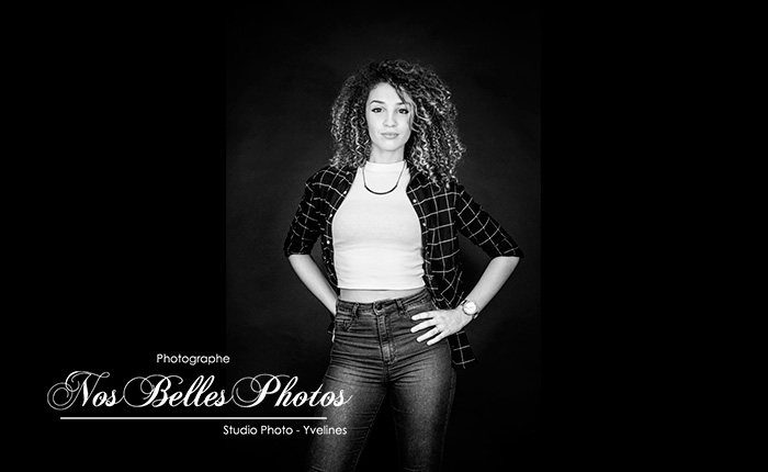 Photographe de mode Yvelines, photographe de glamour Yvelines, photographe de beauté en studio Yvelines, photographe de femme artistique Yvelines.
